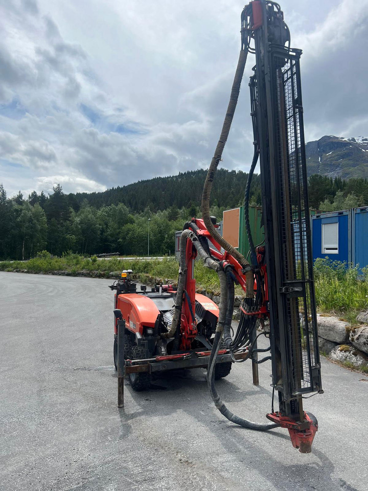 Sandvik Commando DC130Ri - Бурова установка: фото 4 Sandvik Commando DC130Ri - Бурова установка: фото 4