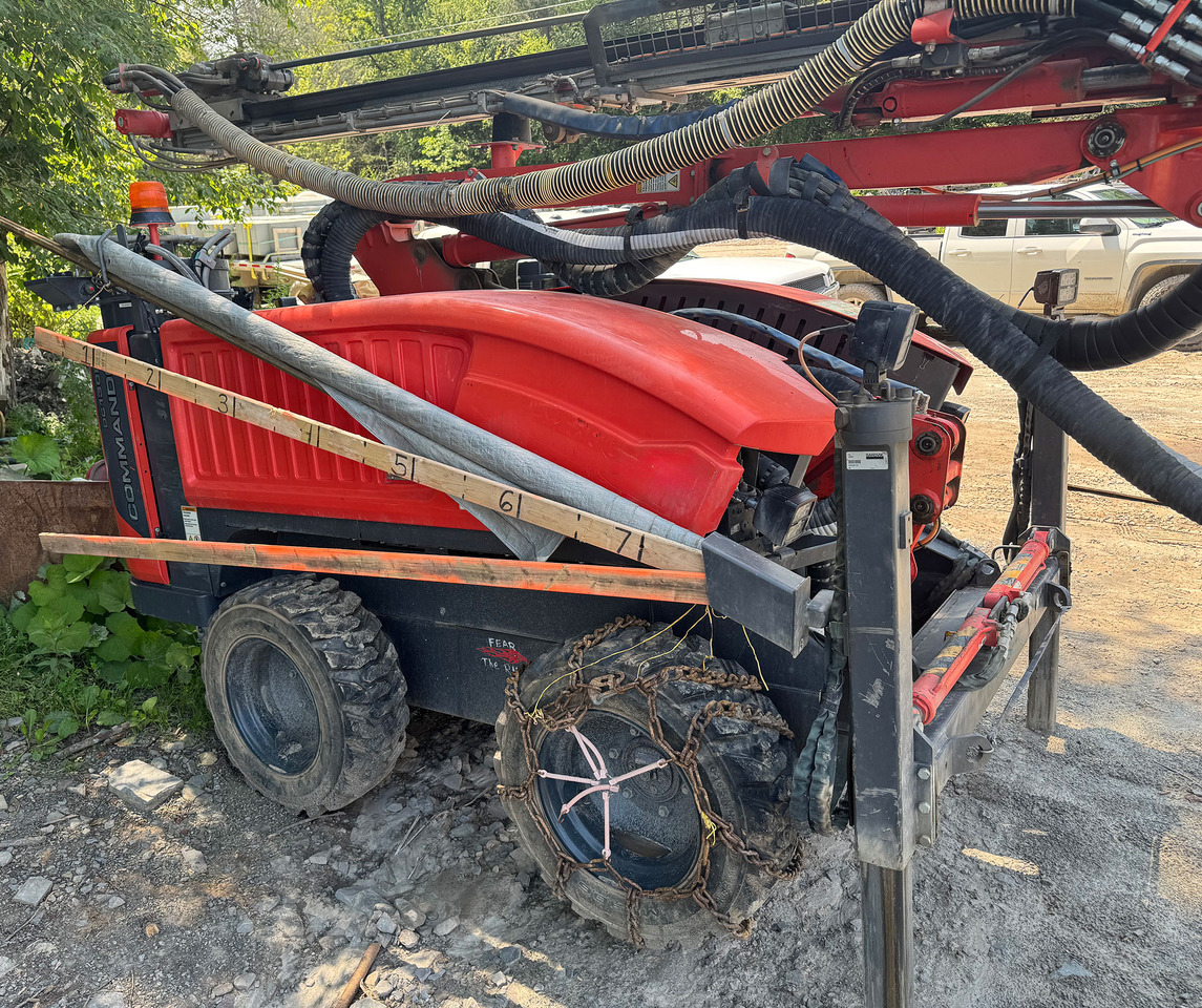 Sandvik Commando DC130Ri - Бурова установка: фото 2 Sandvik Commando DC130Ri - Бурова установка: фото 2