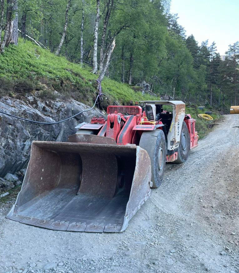 Sandvik LH410 - Гірничодобувна техніка: фото 1 Sandvik LH410 - Гірничодобувна техніка: фото 1