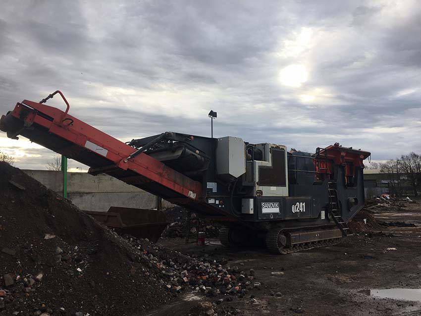 Sandvik QJ241 - Щокова дробарка: фото 1 Sandvik QJ241 - Щокова дробарка: фото 1