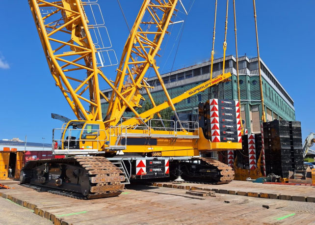 Terex Demag CC 3800-1 - Гусеничний кран: фото 1 Terex Demag CC 3800-1 - Гусеничний кран: фото 1