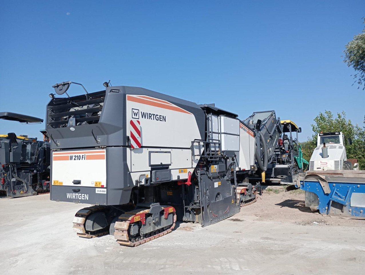 Wirtgen W 210 FI - Дорожня фреза: фото 1 Wirtgen W 210 FI - Дорожня фреза: фото 1