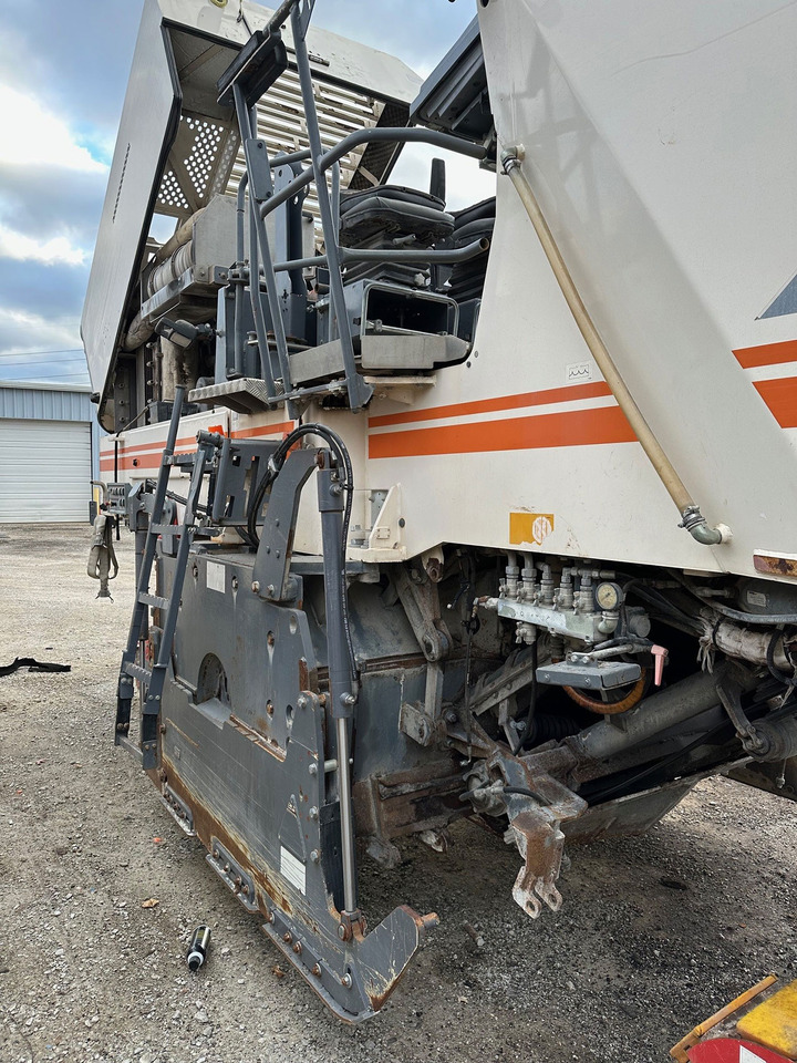 Wirtgen W 210 i - Дорожня фреза: фото 5 Wirtgen W 210 i - Дорожня фреза: фото 5