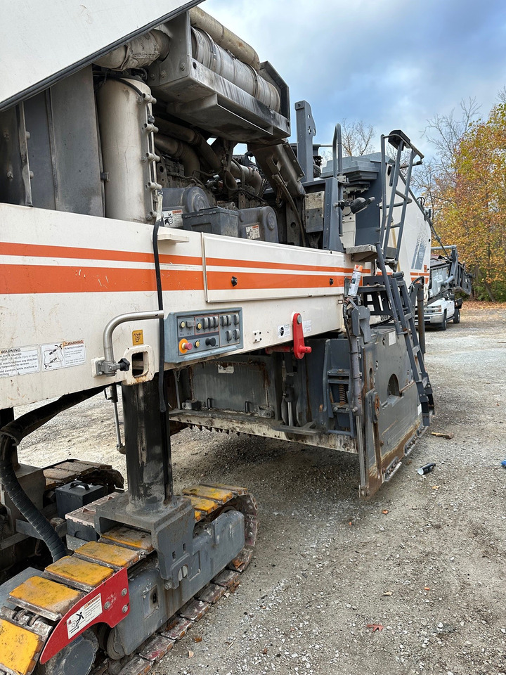 Wirtgen W 210 i - Дорожня фреза: фото 4 Wirtgen W 210 i - Дорожня фреза: фото 4