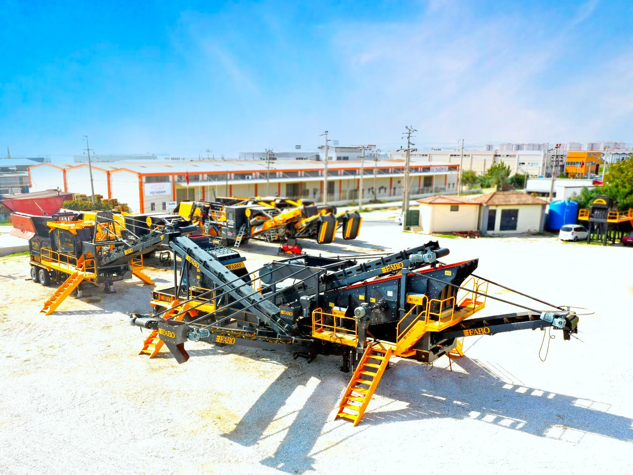FABO Mobile crusher - Мобільна дробарка: фото 1 FABO Mobile crusher - Мобільна дробарка: фото 1