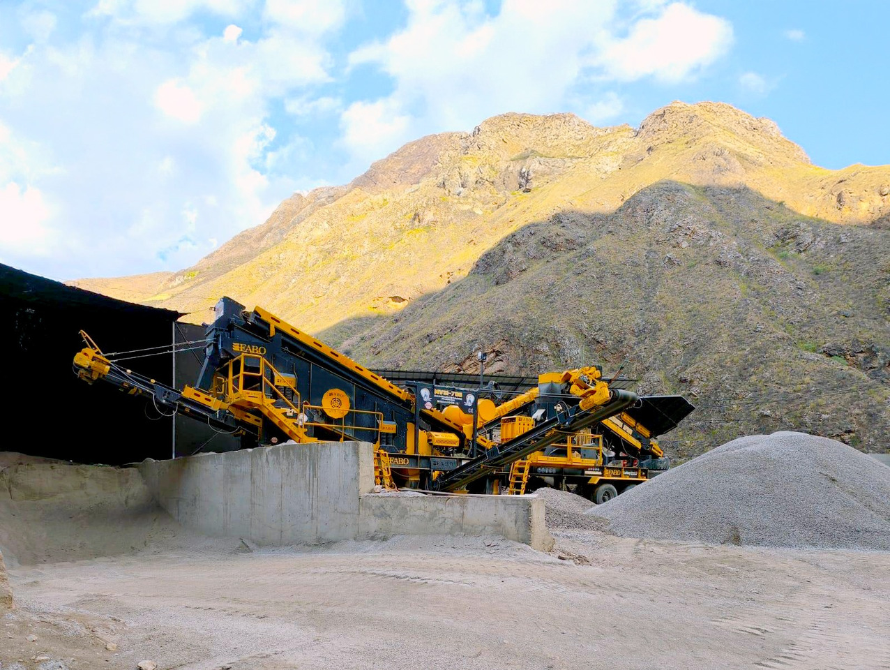 FABO Mobile crusher - Мобільна дробарка: фото 1 FABO Mobile crusher - Мобільна дробарка: фото 1