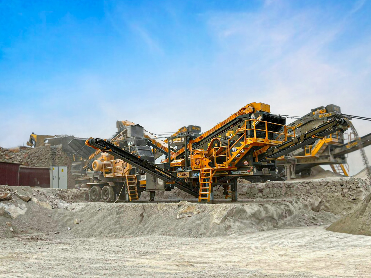 FABO Mobile crusher - Мобільна дробарка: фото 1 FABO Mobile crusher - Мобільна дробарка: фото 1