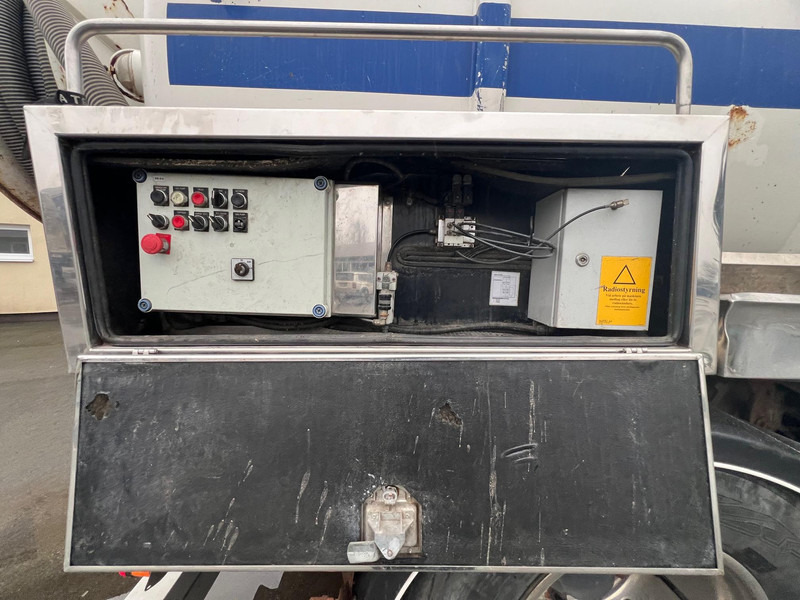 Асенізатори Scania P340 LB6X2HNA - 13m3: фото 20 Асенізатори Scania P340 LB6X2HNA - 13m3: фото 20