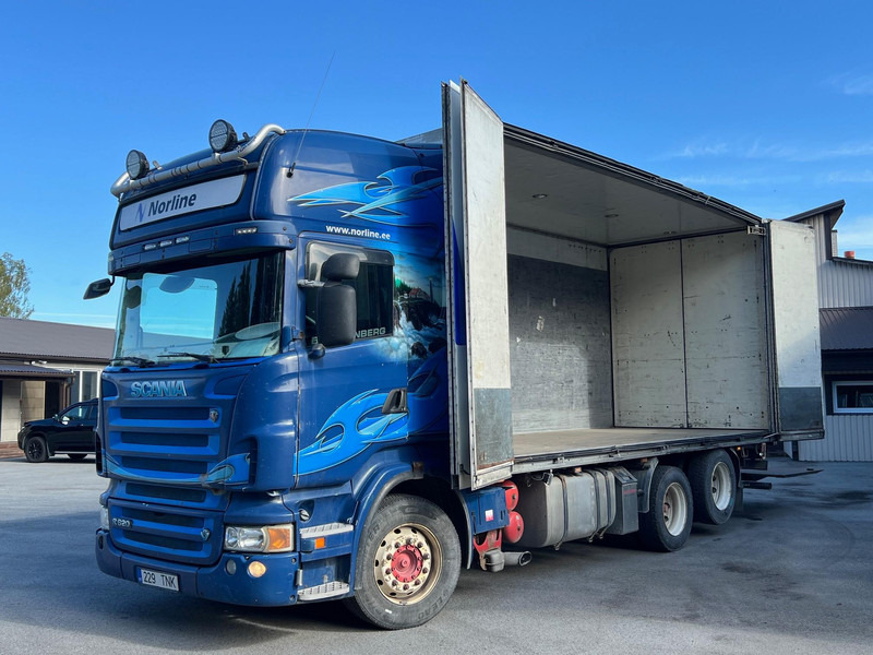Scania R620 LB6X2HNB - OPEN SIDE - Вантажівка з закритим кузовом: фото 1 Scania R620 LB6X2HNB - OPEN SIDE - Вантажівка з закритим кузовом: фото 1