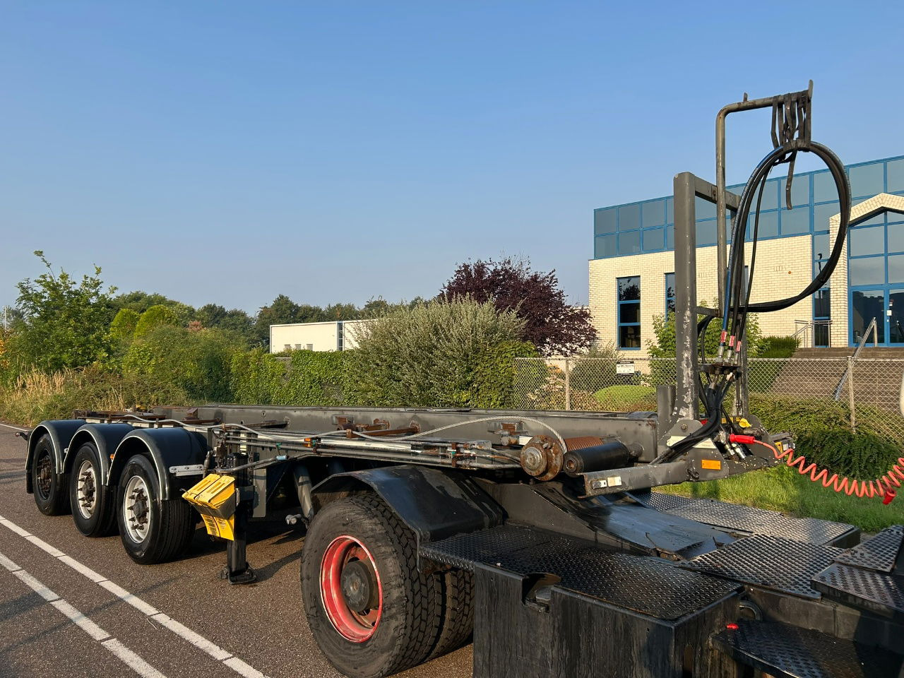 Diversen Cable system 90 tipping / disc brakes bpw / lifting axle / remote control - Контейнеровоз/ Змінний кузов напівпричіп: фото 2 Diversen Cable system 90 tipping / disc brakes bpw / lifting axle / remote control - Контейнеровоз/ Змінний кузов напівпричіп: фото 2