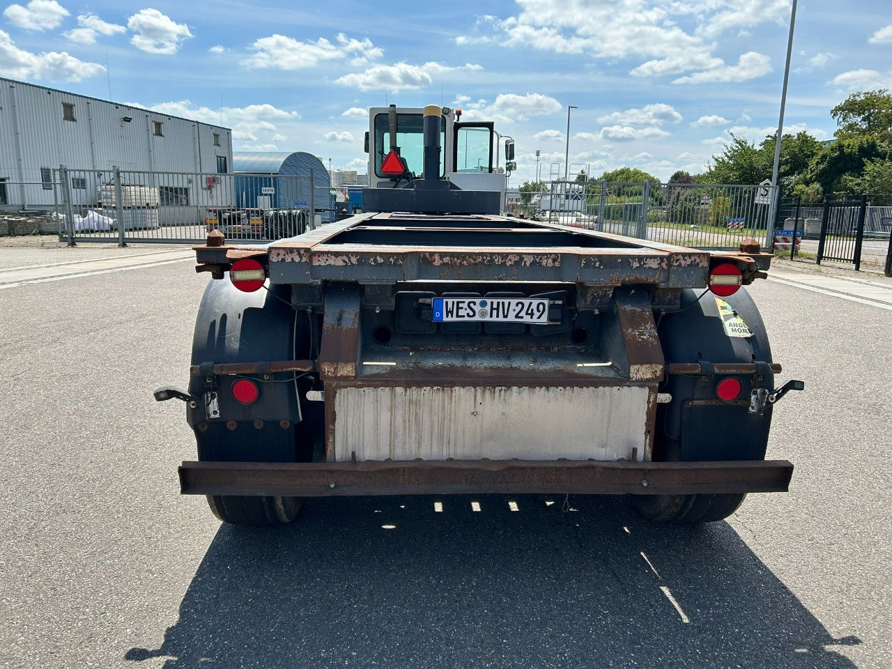 Mafa 2 x in stock 20 ft tipping chassis / disc brakes / lifting axle / alcoa wheels - Контейнеровоз/ Змінний кузов напівпричіп: фото 4 Mafa 2 x in stock 20 ft tipping chassis / disc brakes / lifting axle / alcoa wheels - Контейнеровоз/ Змінний кузов напівпричіп: фото 4