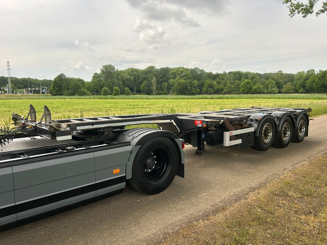 Pacton ET3 / Bpw Disc / Lifting axle / 2x20/30/40/45 ft hc / Tyres 80 / Tuf 3-20 - Контейнеровоз/ Змінний кузов напівпричіп: фото 1 Pacton ET3 / Bpw Disc / Lifting axle / 2x20/30/40/45 ft hc / Tyres 80 / Tuf 3-20 - Контейнеровоз/ Змінний кузов напівпричіп: фото 1