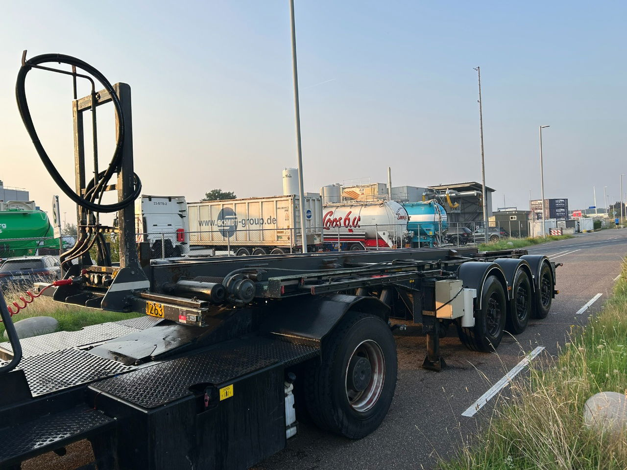 Van Hool Cable system 90 tipping / disc brakes bpw / lifting axle / remote control - Контейнеровоз/ Змінний кузов напівпричіп: фото 4 Van Hool Cable system 90 tipping / disc brakes bpw / lifting axle / remote control - Контейнеровоз/ Змінний кузов напівпричіп: фото 4