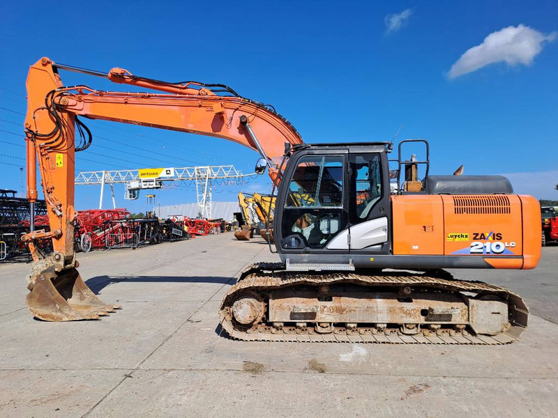 Hitachi ZX210LC-6 - Гусеничний екскаватор: фото 1 Hitachi ZX210LC-6 - Гусеничний екскаватор: фото 1