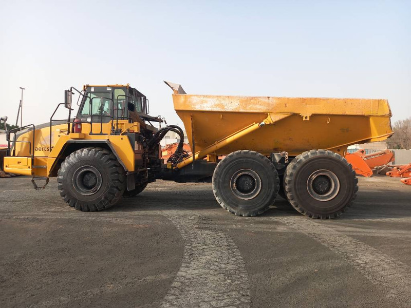 Komatsu HM400-3R (4pcs available in Abu Dhabi) - Шарнірний самоскид: фото 1 Komatsu HM400-3R (4pcs available in Abu Dhabi) - Шарнірний самоскид: фото 1