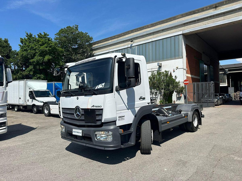 Mercedes-Benz Atego 13.23 - Вантажівка шасі: фото 1 Mercedes-Benz Atego 13.23 - Вантажівка шасі: фото 1