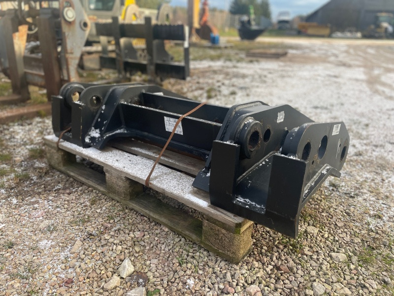 Adapter Hyundai HL757 to Volvo - Зчіпний пристрій в категорії Колісні навантажувачі: фото 2 Adapter Hyundai HL757 to Volvo - Зчіпний пристрій в категорії Колісні навантажувачі: фото 2