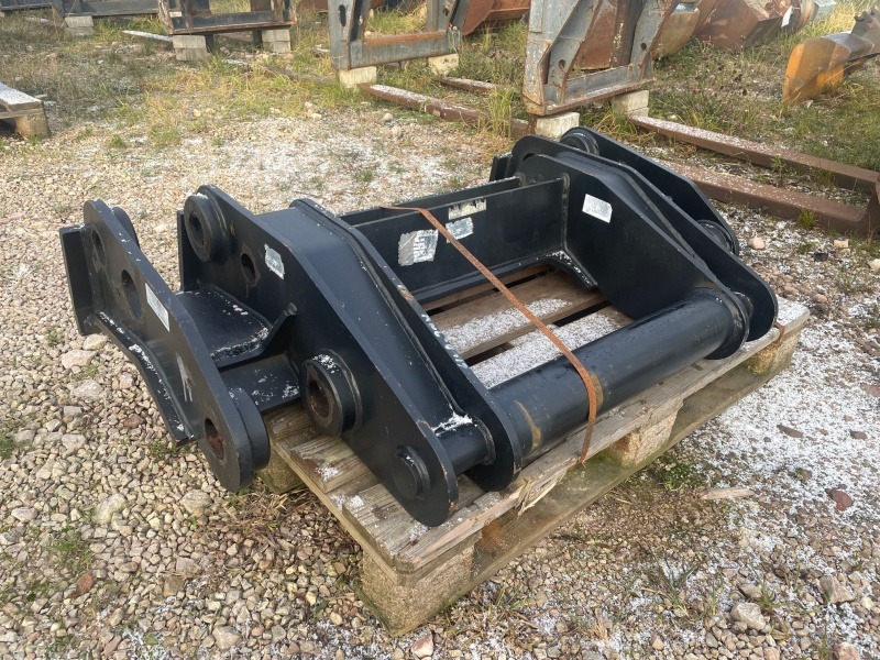 Adapter Hyundai HL757 to Volvo - Зчіпний пристрій в категорії Колісні навантажувачі: фото 1 Adapter Hyundai HL757 to Volvo - Зчіпний пристрій в категорії Колісні навантажувачі: фото 1