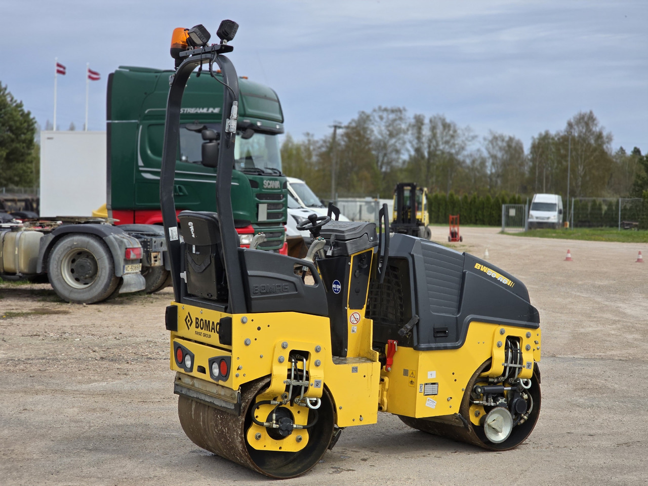 BOMAG BW80-AD5 - Міні коток: фото 3 BOMAG BW80-AD5 - Міні коток: фото 3