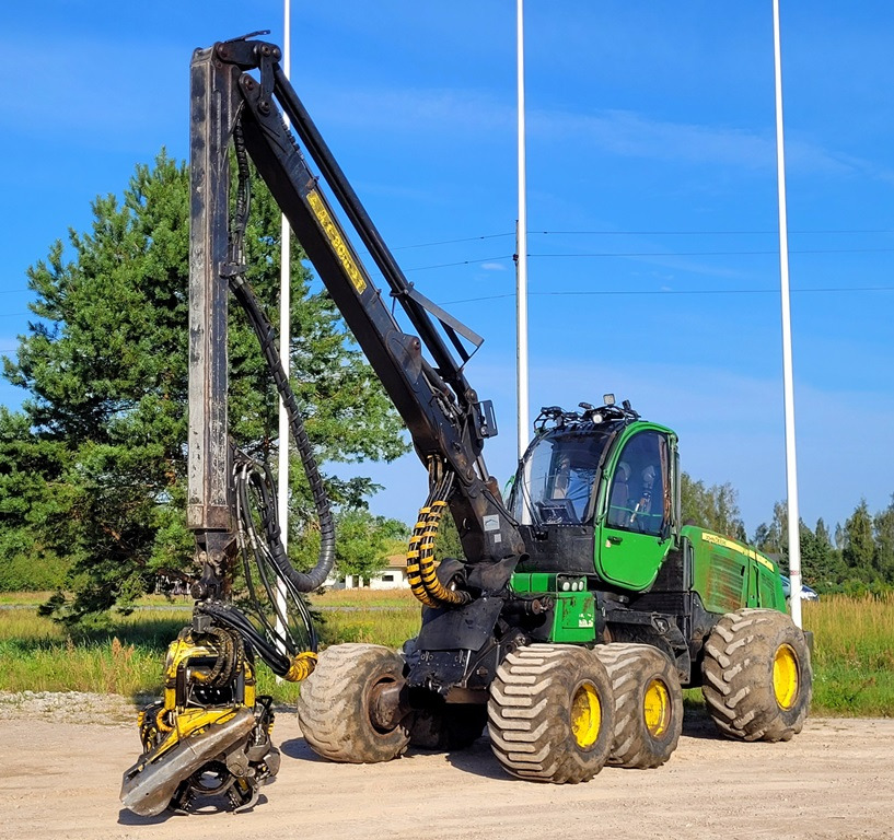 JOHN DEERE 1070 E - Харвестер: фото 1 JOHN DEERE 1070 E - Харвестер: фото 1