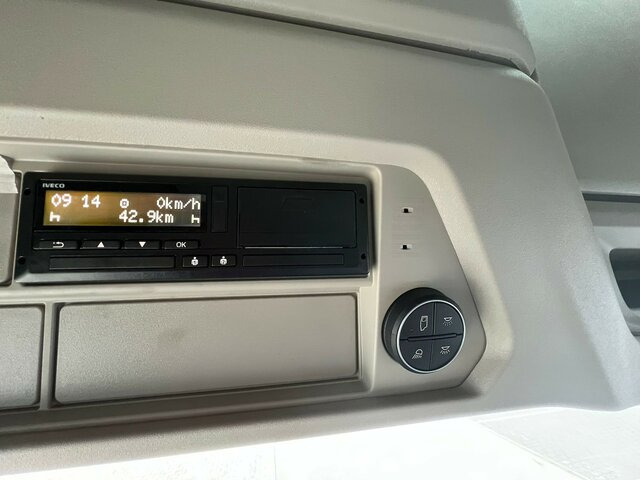 IVECO S-Way AS440S49T/P-AF4T COMFORT AERO PREMIUM LED... - Тягач: фото 5 IVECO S-Way AS440S49T/P-AF4T COMFORT AERO PREMIUM LED... - Тягач: фото 5