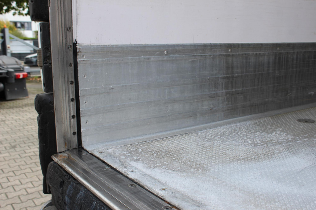 Lamberet TK SLXi Spectrum 2,65h Bi-Temp LBW FRC Aluboden - Рефрижератор напівпричіп: фото 4 Lamberet TK SLXi Spectrum 2,65h Bi-Temp LBW FRC Aluboden - Рефрижератор напівпричіп: фото 4