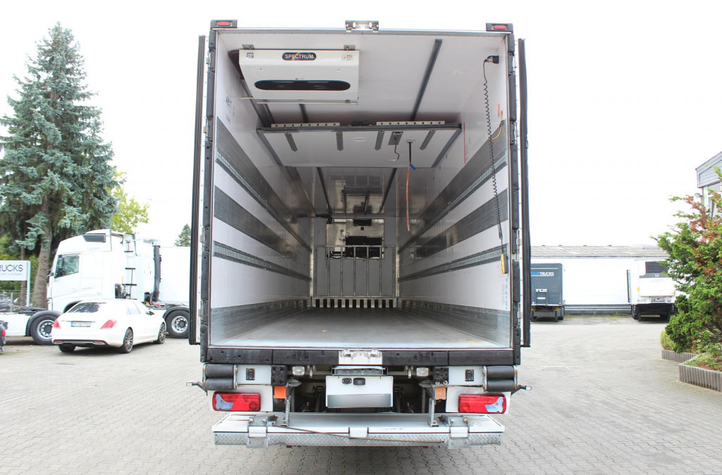 Рефрижератор напівпричіп Lamberet TK SLXi Spectrum 2,65h Bi-Temp LBW FRC Aluboden: фото 13 Рефрижератор напівпричіп Lamberet TK SLXi Spectrum 2,65h Bi-Temp LBW FRC Aluboden: фото 13