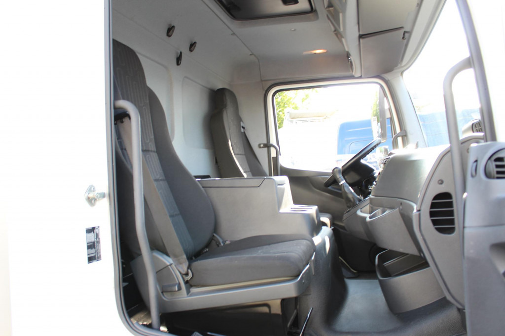 Mercedes-Benz Atego 818 E6 Koffer 6m Klima LDW Schalter LBW - Фургон з закритим кузовом: фото 3 Mercedes-Benz Atego 818 E6 Koffer 6m Klima LDW Schalter LBW - Фургон з закритим кузовом: фото 3