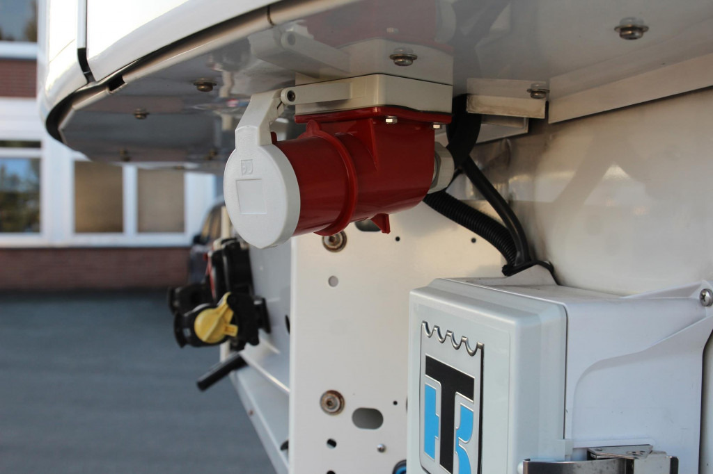 SCHMITZ ThermoKing TK SLXi 300 DS Strom Pal Miete-Rent - Рефрижератор напівпричіп: фото 2 SCHMITZ ThermoKing TK SLXi 300 DS Strom Pal Miete-Rent - Рефрижератор напівпричіп: фото 2