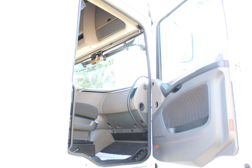 Daf 530 SSC Retarder Kühlbox 2 Tanks Standklima - Тягач: фото 2 Daf 530 SSC Retarder Kühlbox 2 Tanks Standklima - Тягач: фото 2