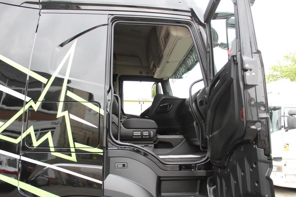 Iveco S-Way 480 Retarder Standklima 2Tanks Navi LED - Тягач: фото 3 Iveco S-Way 480 Retarder Standklima 2Tanks Navi LED - Тягач: фото 3