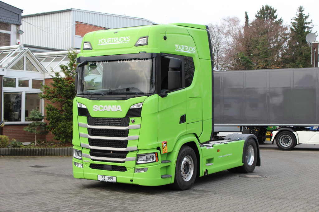 Scania S 500 Retarder Kühlbox Alufelgen Navi Vollspoiler - Тягач: фото 1 Scania S 500 Retarder Kühlbox Alufelgen Navi Vollspoiler - Тягач: фото 1