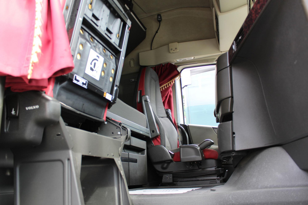 Volvo FH 500 E6 Globe I-Shift I-Park Cool 2 Tank - Тягач: фото 3 Volvo FH 500 E6 Globe I-Shift I-Park Cool 2 Tank - Тягач: фото 3