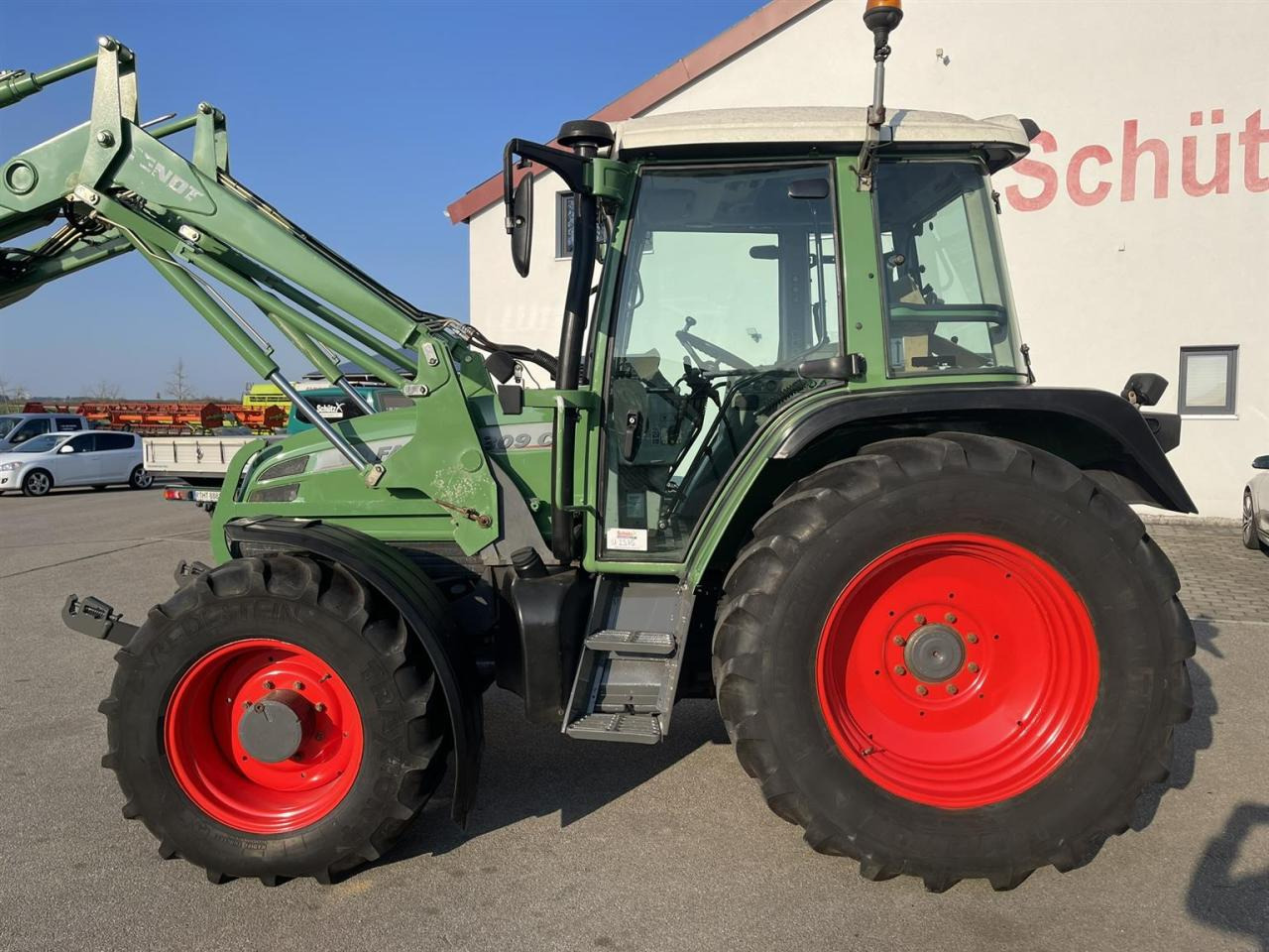 Fendt 309 Ci mit Frontlader, FKH, DL, Klima, 8250Bh, Baujahr 2005 - Трактор: фото 3 Fendt 309 Ci mit Frontlader, FKH, DL, Klima, 8250Bh, Baujahr 2005 - Трактор: фото 3