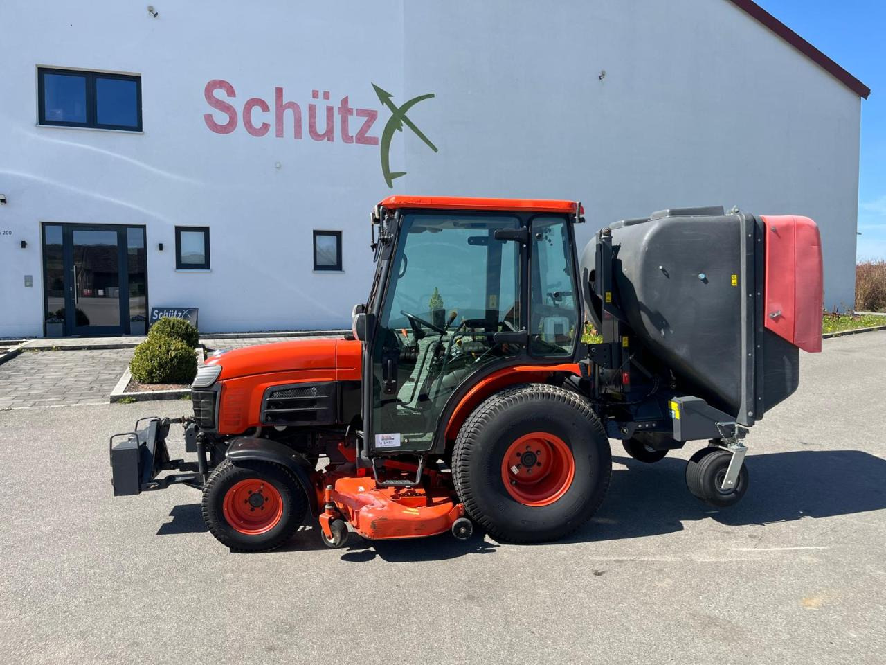 Kubota B3030 Rasenmäher inkl. Grüngutbehälter - Газонокосарка: фото 1 Kubota B3030 Rasenmäher inkl. Grüngutbehälter - Газонокосарка: фото 1