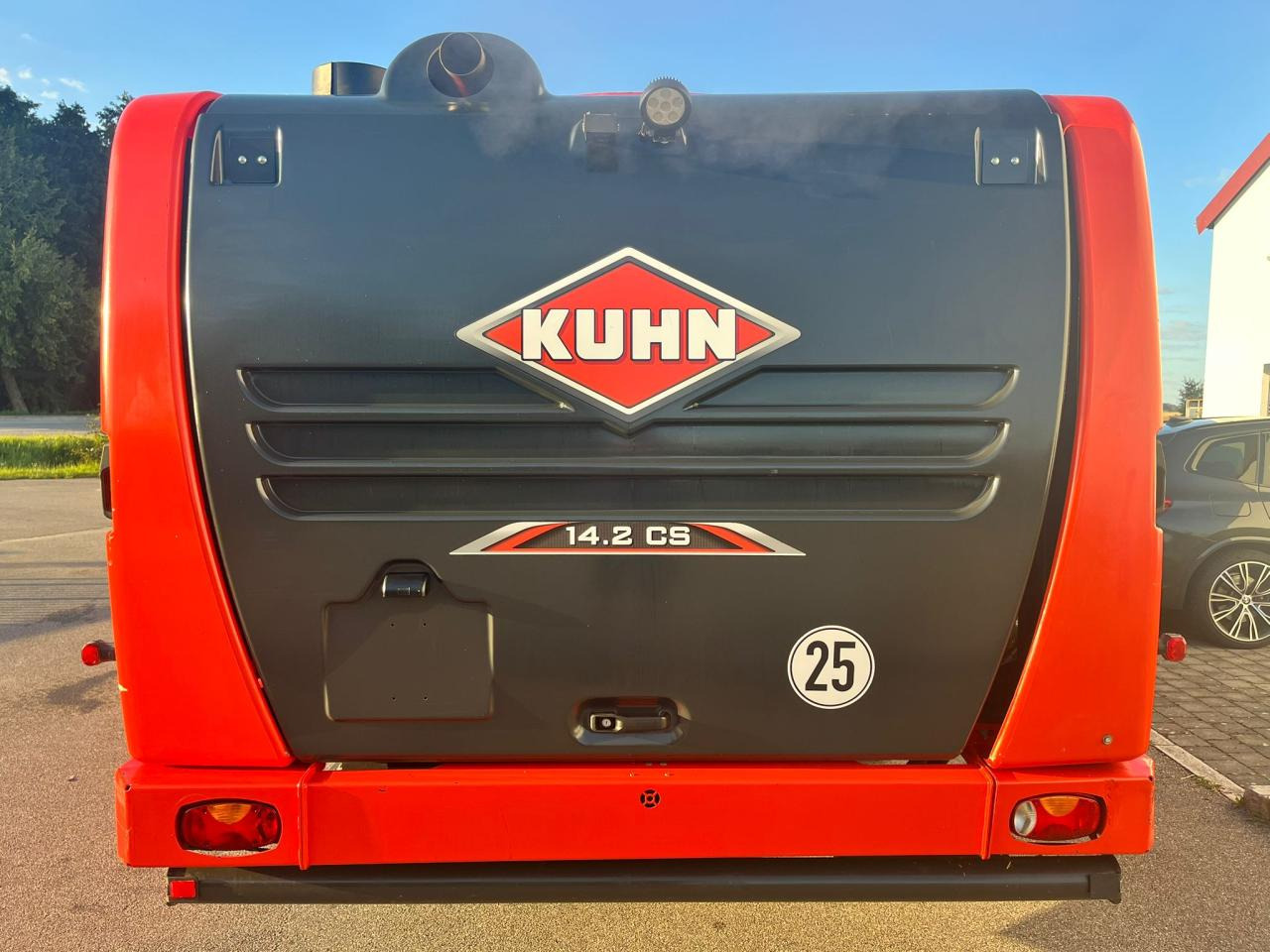 Kuhn 14.2 CS / Futtermischwagen / 2 Schnecken - Кормороздавач: фото 4 Kuhn 14.2 CS / Futtermischwagen / 2 Schnecken - Кормороздавач: фото 4