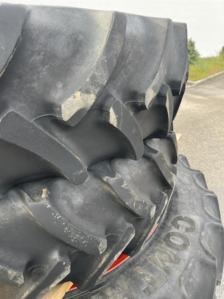 Fendt 820 724 Pflegebereifung 190cm Spur 320/90R32 340/85R48 - Навісне обладнання: фото 3 Fendt 820 724 Pflegebereifung 190cm Spur 320/90R32 340/85R48 - Навісне обладнання: фото 3