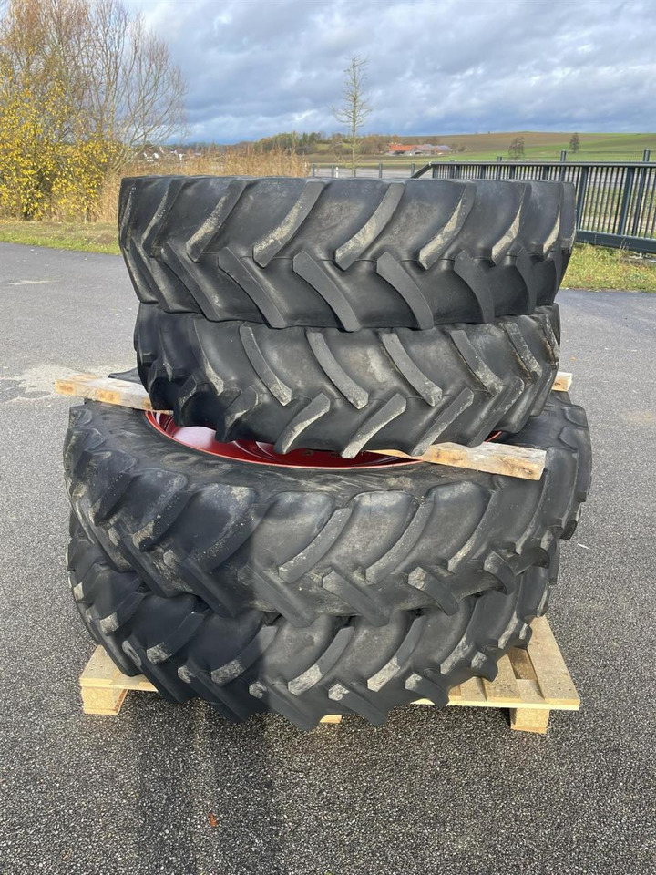 Fendt 820 724 Pflegebereifung 190cm Spur 320/90R32 340/85R48 - Навісне обладнання: фото 2 Fendt 820 724 Pflegebereifung 190cm Spur 320/90R32 340/85R48 - Навісне обладнання: фото 2