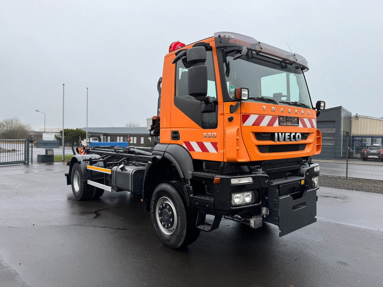 Iveco Trakker 330 4x4 Multilift XR 10 S Winterdienst Iveco Trakker 330 4x4 Multilift XR 10 S Winterdienst - Гаковий мультиліфт вантажівка: фото 4 Iveco Trakker 330 4x4 Multilift XR 10 S Winterdienst Iveco Trakker 330 4x4 Multilift XR 10 S Winterdienst - Гаковий мультиліфт вантажівка: фото 4