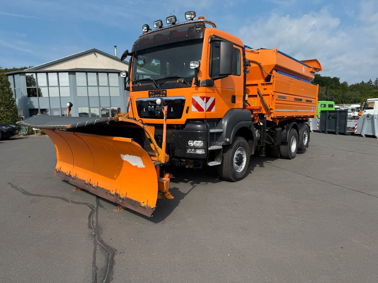 MAN TGS 28.400 6x4-4 BL Kipper / Kran / Winterdienst - Самоскид вантажівка, Вантажівка з маніпулятором: фото 1 MAN TGS 28.400 6x4-4 BL Kipper / Kran / Winterdienst - Самоскид вантажівка, Вантажівка з маніпулятором: фото 1