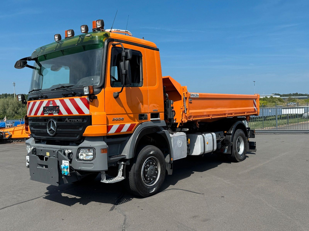 Mercedes-Benz Actros 2036 4x4 mit Dautel Wechselsystem E 5 - Самоскид вантажівка: фото 1 Mercedes-Benz Actros 2036 4x4 mit Dautel Wechselsystem E 5 - Самоскид вантажівка: фото 1