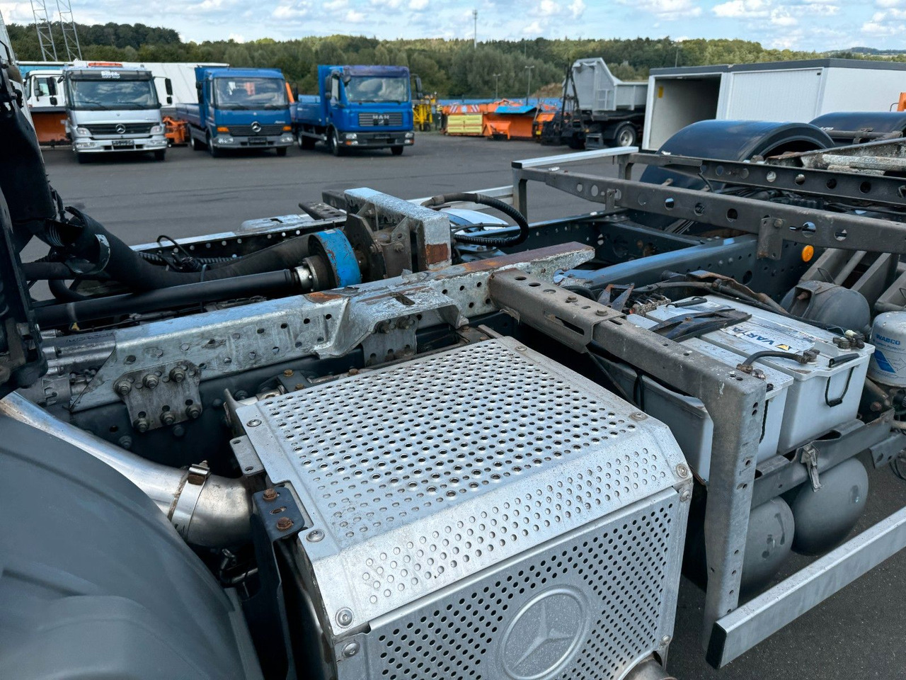 Mercedes-Benz Actros 2532 6x2 Fahrgestell Liftachse Lenkachse Mercedes-Benz Actros 2532 6x2 Fahrgestell Liftachse Lenkachse - Вантажівка шасі: фото 4 Mercedes-Benz Actros 2532 6x2 Fahrgestell Liftachse Lenkachse Mercedes-Benz Actros 2532 6x2 Fahrgestell Liftachse Lenkachse - Вантажівка шасі: фото 4