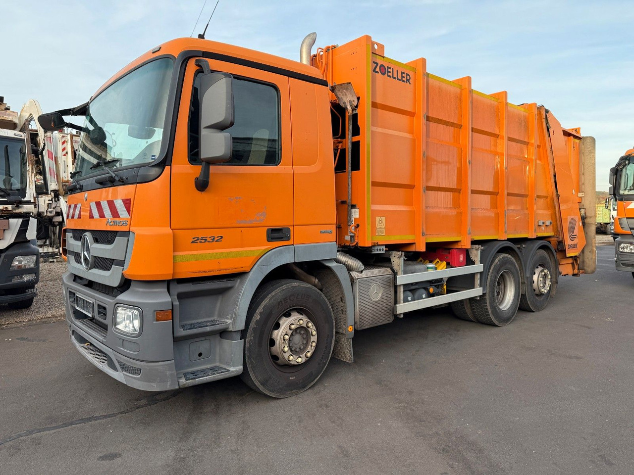 Mercedes-Benz Actros 2532 6x2 Zoeller Medium XL 21 - Сміттєвози: фото 1 Mercedes-Benz Actros 2532 6x2 Zoeller Medium XL 21 - Сміттєвози: фото 1