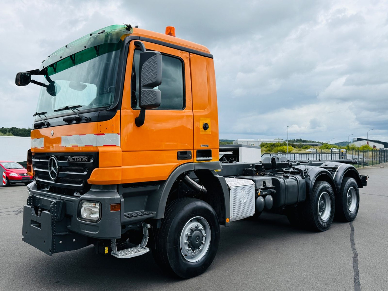 Mercedes-Benz Actros 3341 6x6 Hydraulikpumpe + Tank - Вантажівка шасі: фото 1 Mercedes-Benz Actros 3341 6x6 Hydraulikpumpe + Tank - Вантажівка шасі: фото 1