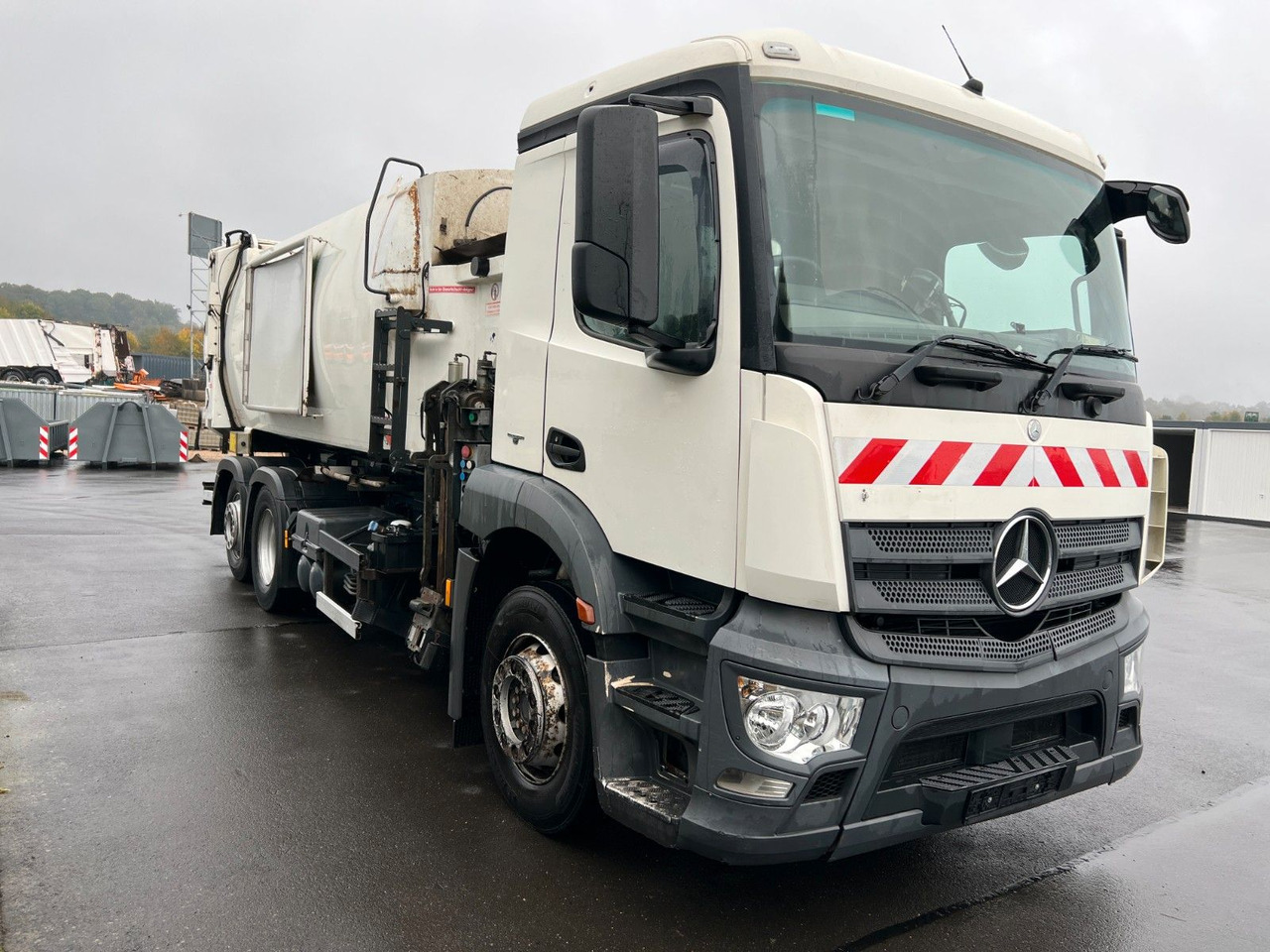 Mercedes-Benz Antos 2533 6x2 Seitenlader Zoeller S LF 22 Mercedes-Benz Antos 2533 6x2 Seitenlader Zoeller S LF 22 - Сміттєвози: фото 5 Mercedes-Benz Antos 2533 6x2 Seitenlader Zoeller S LF 22 Mercedes-Benz Antos 2533 6x2 Seitenlader Zoeller S LF 22 - Сміттєвози: фото 5