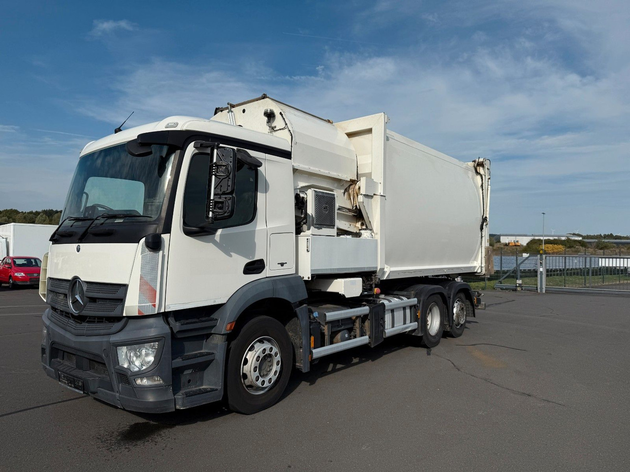 Mercedes-Benz Antos 2533 Seitenlader HS SL- VK- F - Сміттєвози: фото 1 Mercedes-Benz Antos 2533 Seitenlader HS SL- VK- F - Сміттєвози: фото 1