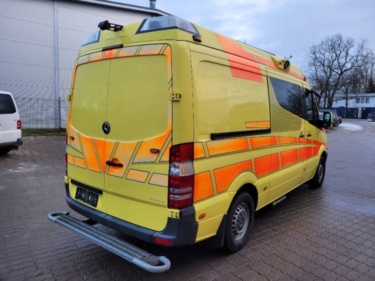 MERCEDES – BENZ SPRINTER 2.2D AMBULANCE (PROFILE) KLIMA 11.2014 EURO 5 - Карета швидкої допомоги: фото 4 MERCEDES – BENZ SPRINTER 2.2D AMBULANCE (PROFILE) KLIMA 11.2014 EURO 5 - Карета швидкої допомоги: фото 4