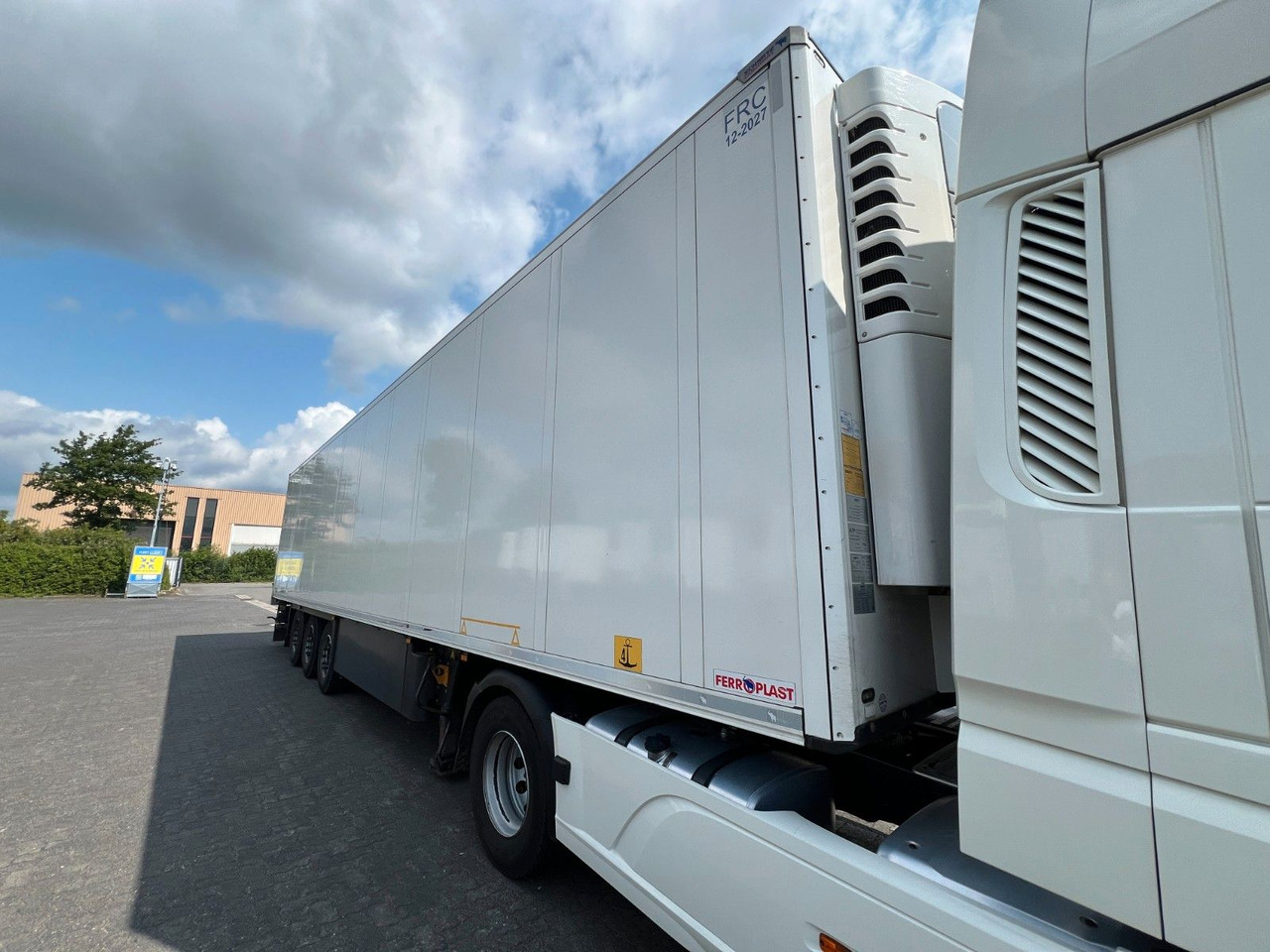 Schmitz Cargobull SKO 24/L - 13.4 FP 45 Cool V7, Schmitz S.CU V2.0 - Рефрижератор напівпричіп: фото 1 Schmitz Cargobull SKO 24/L - 13.4 FP 45 Cool V7, Schmitz S.CU V2.0 - Рефрижератор напівпричіп: фото 1