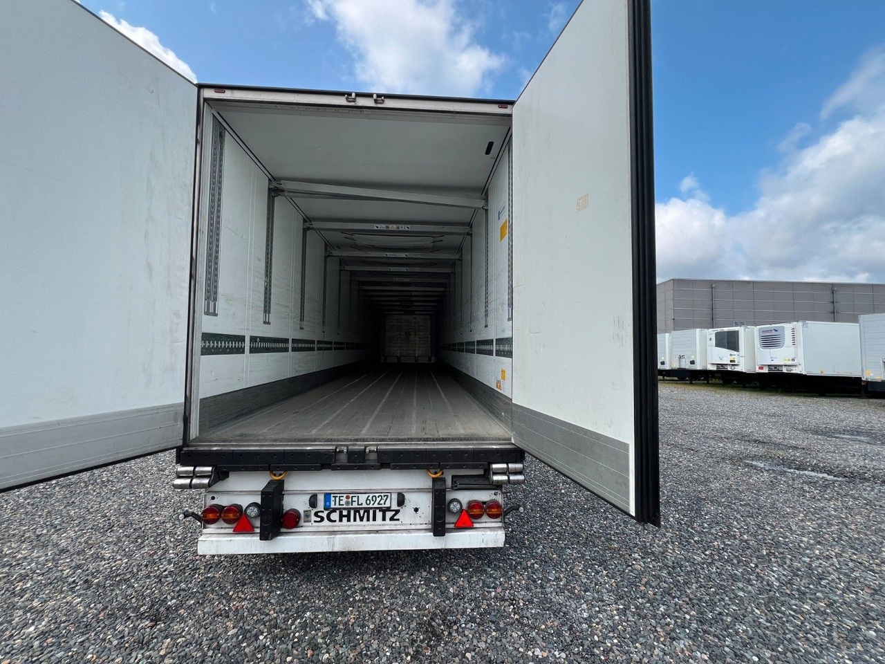 Schmitz Cargobull SKO 24/L - 13.4 FP 45 Cool V7, Schmitz S.CU V2.0 - Рефрижератор напівпричіп: фото 4 Schmitz Cargobull SKO 24/L - 13.4 FP 45 Cool V7, Schmitz S.CU V2.0 - Рефрижератор напівпричіп: фото 4