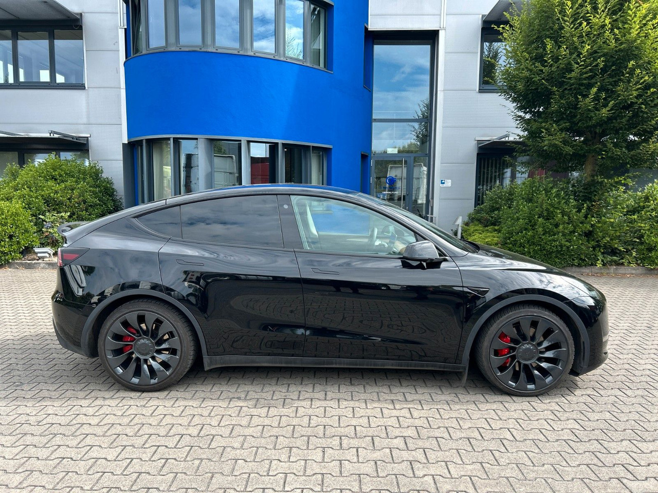 Tesla Model Y Performance Dual AWD - Седан: фото 4 Tesla Model Y Performance Dual AWD - Седан: фото 4
